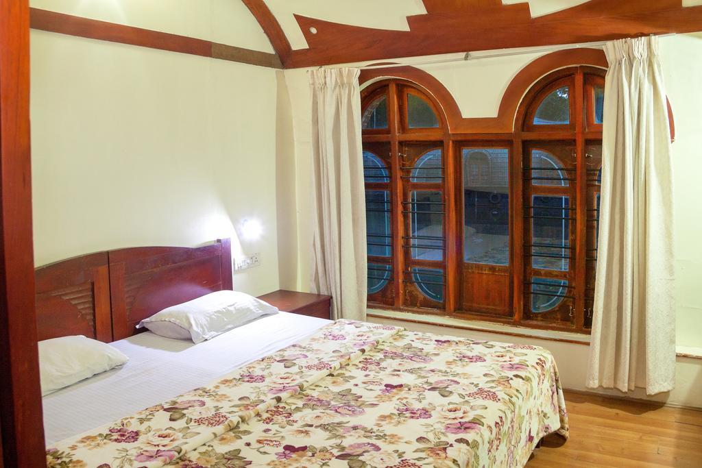 Aqua Jumbo Houseboats Hotel Kumarakom Kamer foto