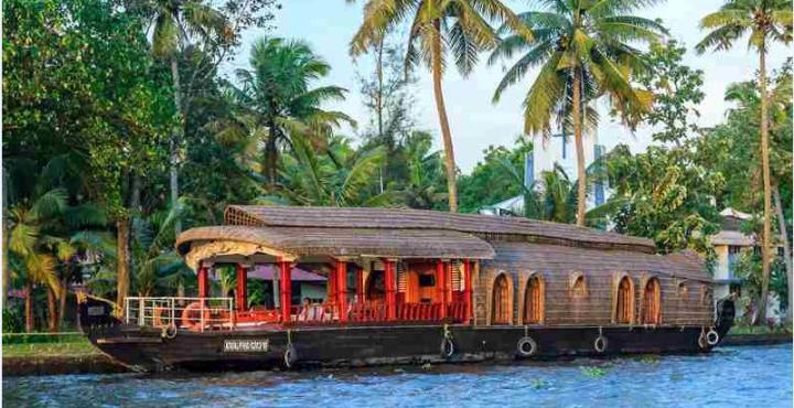 Aqua Jumbo Houseboats Hotel Kumarakom Buitenkant foto