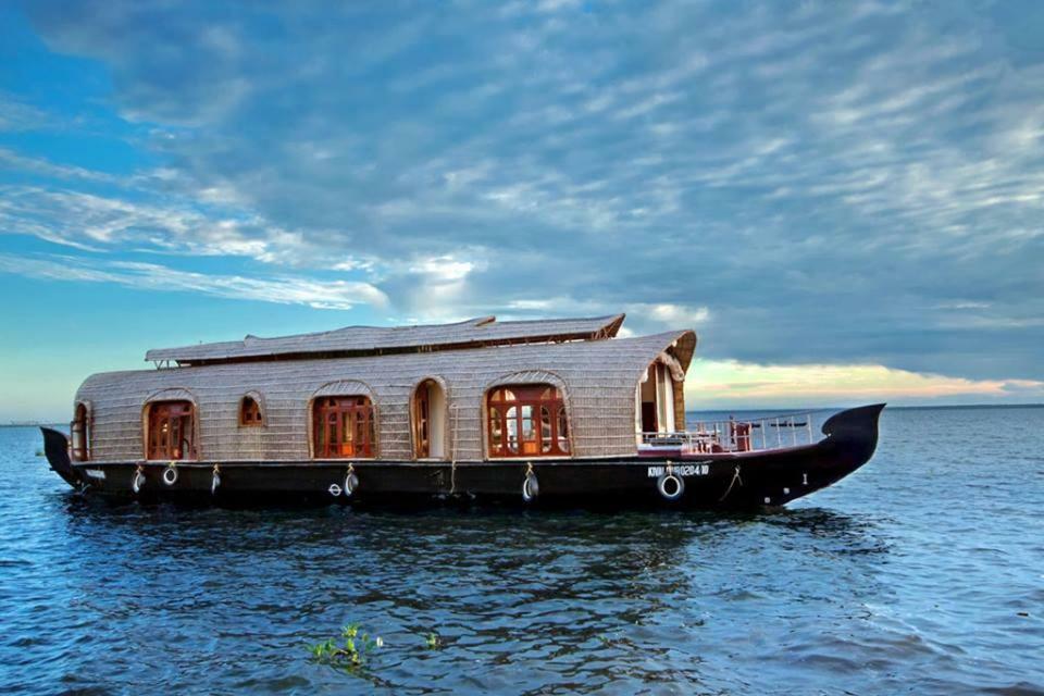 Aqua Jumbo Houseboats Hotel Kumarakom Buitenkant foto