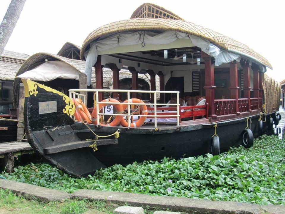 Aqua Jumbo Houseboats Hotel Kumarakom Buitenkant foto